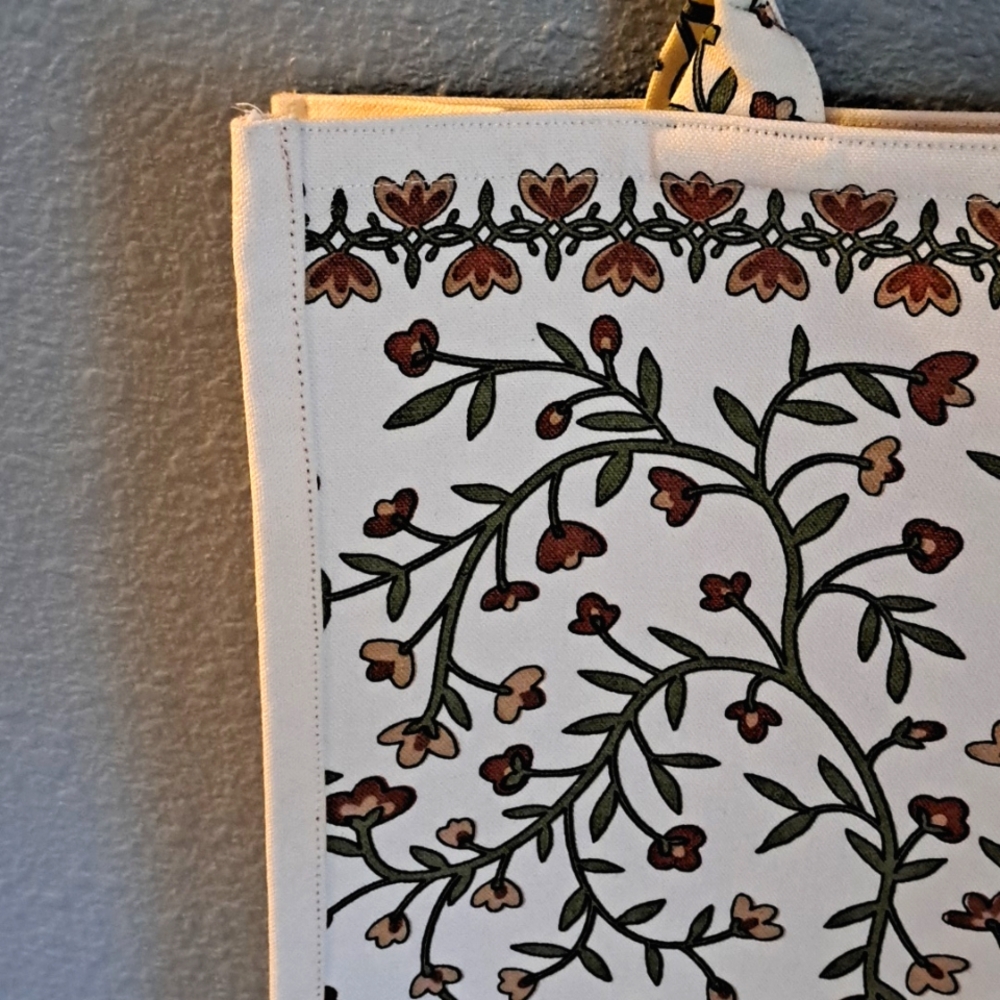 Like New Boho Floral Tote - Picture 3 of 5